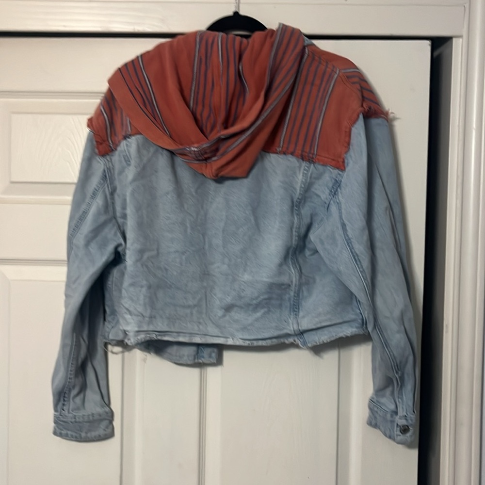 Free People Denim and Rust
Jacket Hooded Baja Wash Stripe
Jacket - Picture 6 of 6